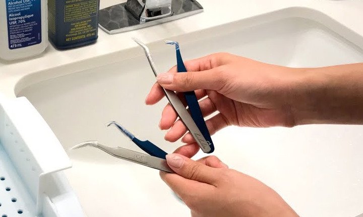 How to Clean Tweezers Without Alcohol