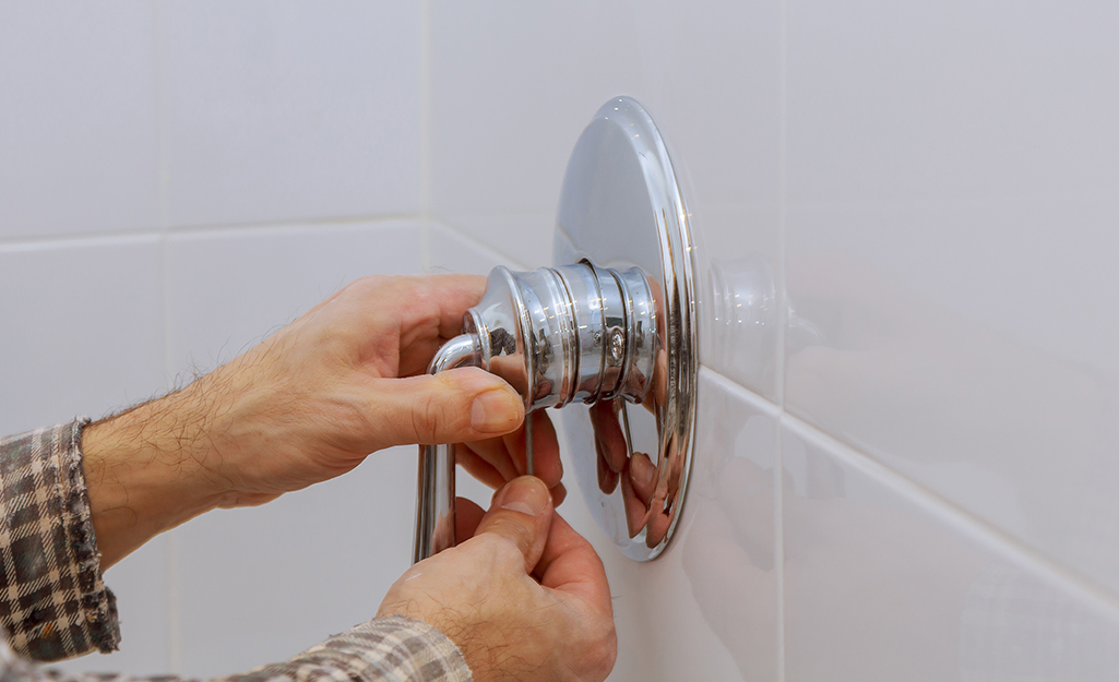 How to Stop a Leaking Shower Tap