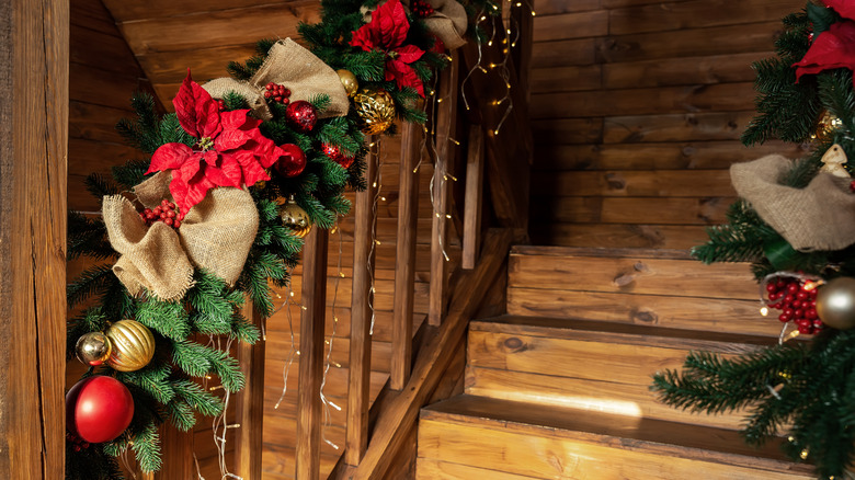 How to Hang Garland from a Staircase