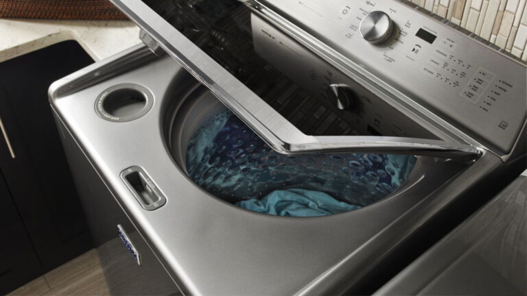 How to Use a Maytag Washer